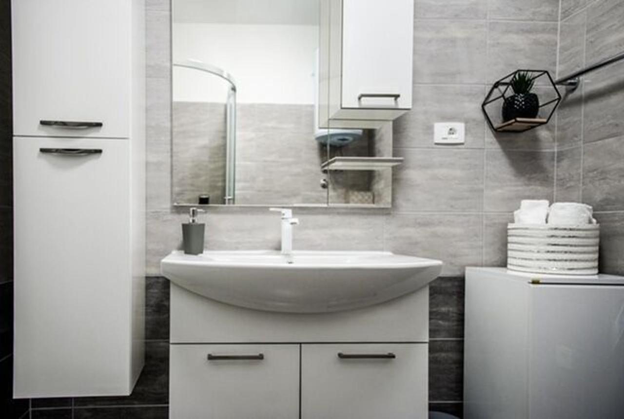 רוגוזניצה Apartments Zdeslav מראה חיצוני תמונה